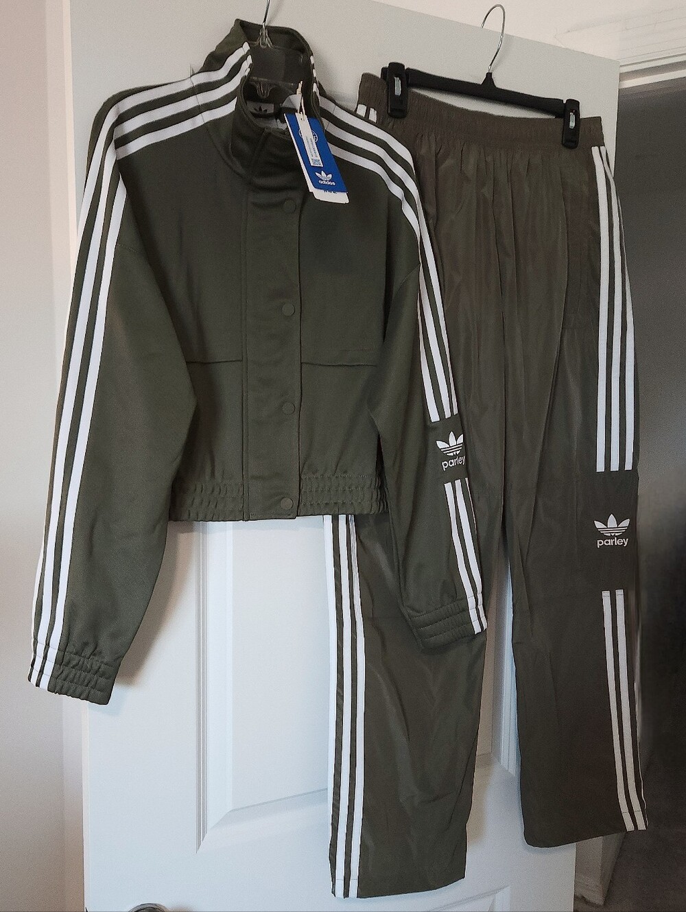 NWT Adidas Originals Womens Parley Track Suit | M - Picture 9 of 11